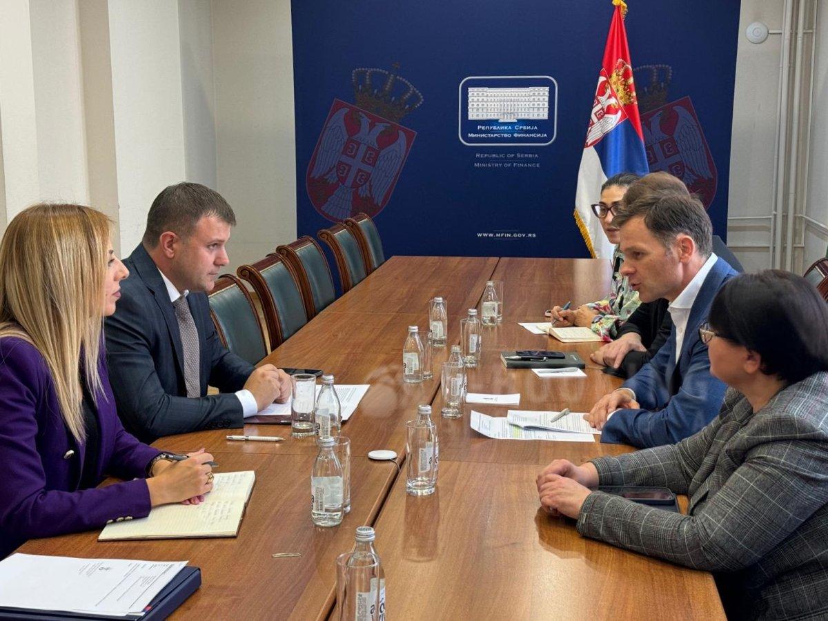 MINISTRI MEMIĆ I MALI SAGLASNI: NULTA TOLERANCIJA NA OGLAŠAVANjE NEREGISTROVANOG SMEŠTAJA